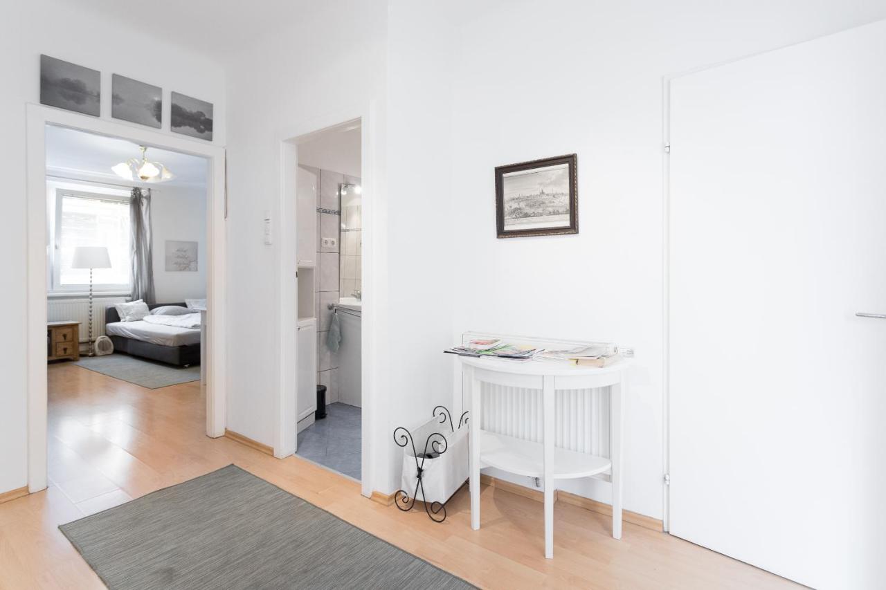 Gorgeous Hideout | Center