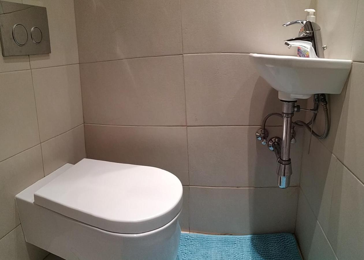 Apartment Family-friendly Flat With Balcony