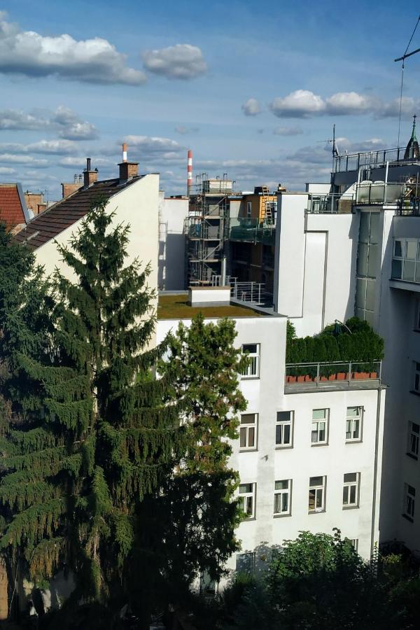 Family-friendly Flat With Balcony Viena