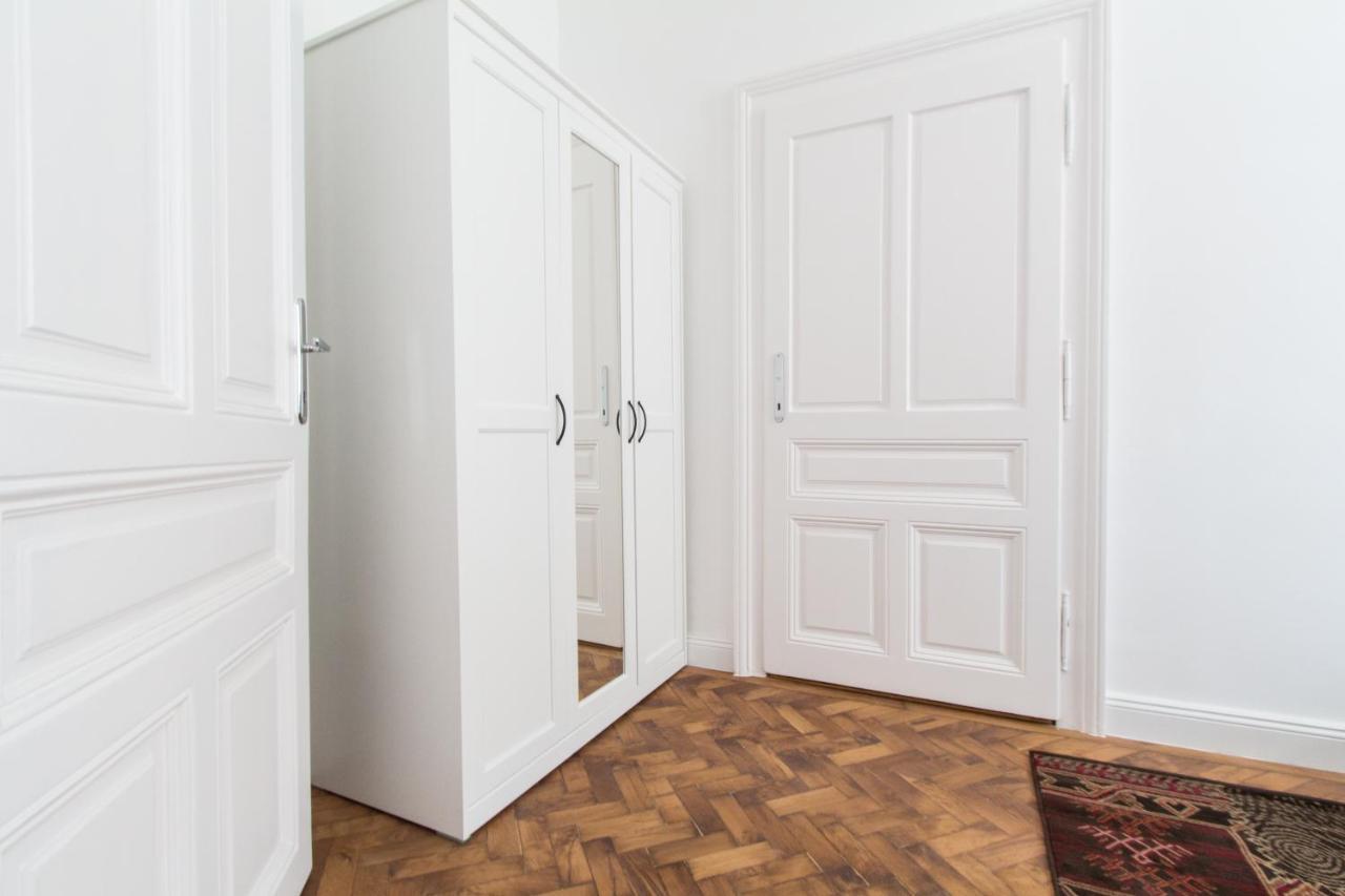 Apartment Design I Contactless Check-in Vienna