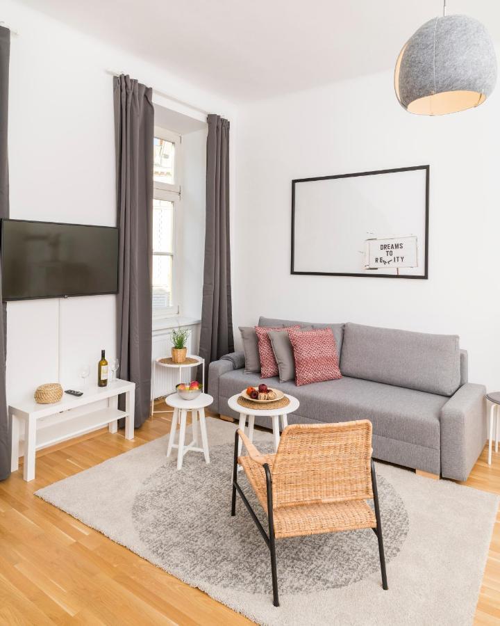 Apartment Sigmund Freud Lounge By Ichbucheat Wien