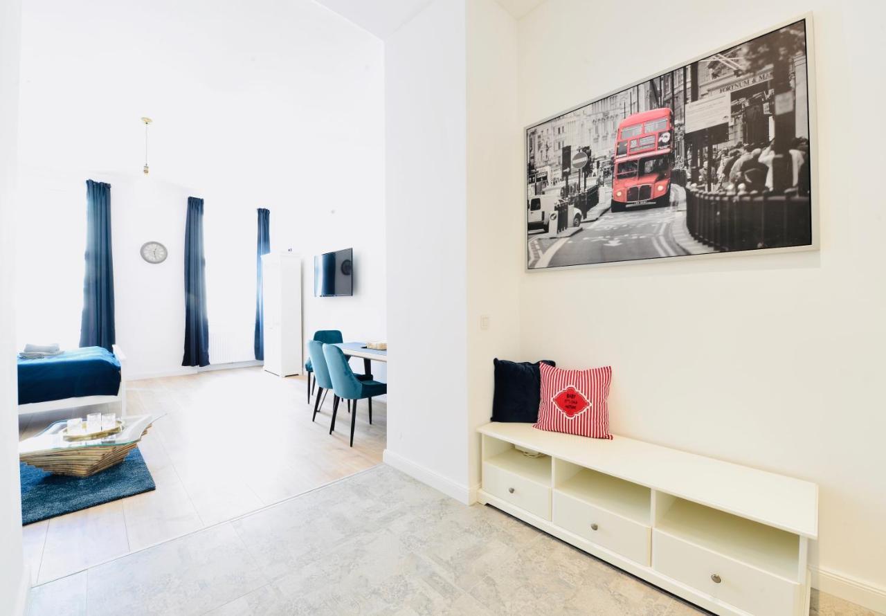 Brand New Very Central - Studio Apartment *