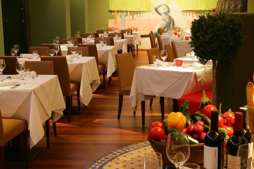 Courtyard By Marriott Schoenbrunn Hotel 4*