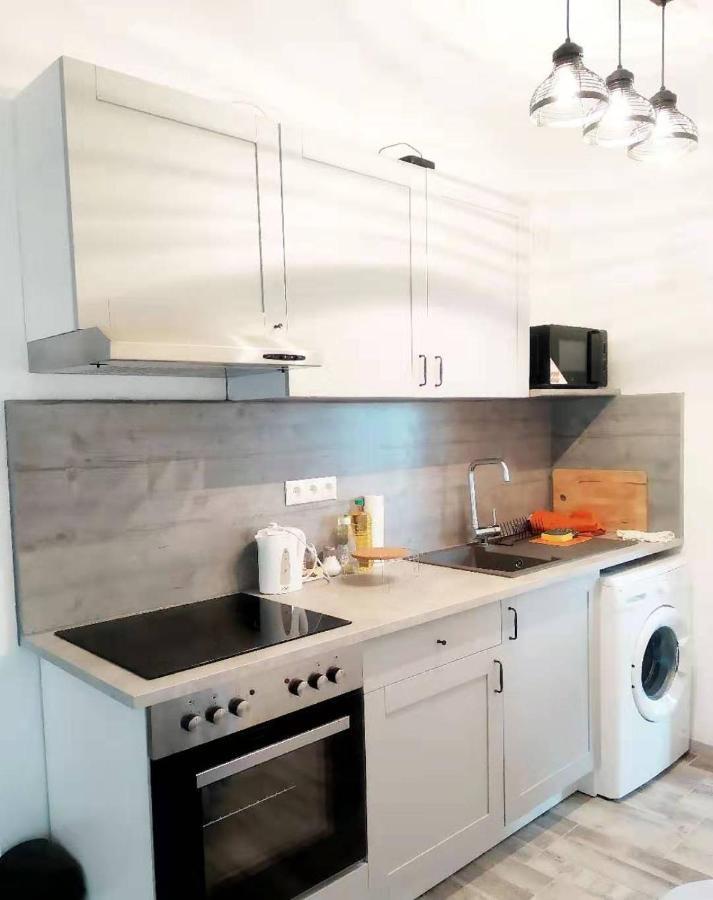 Nr 1 With 2 Balconies 3 Bedrooms Near Main Train Station Apartment