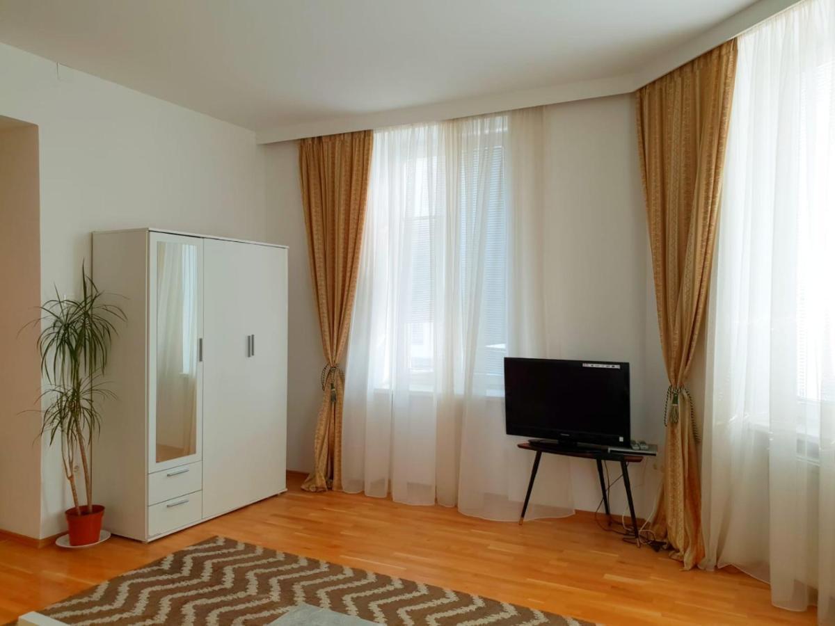 Corner 1020