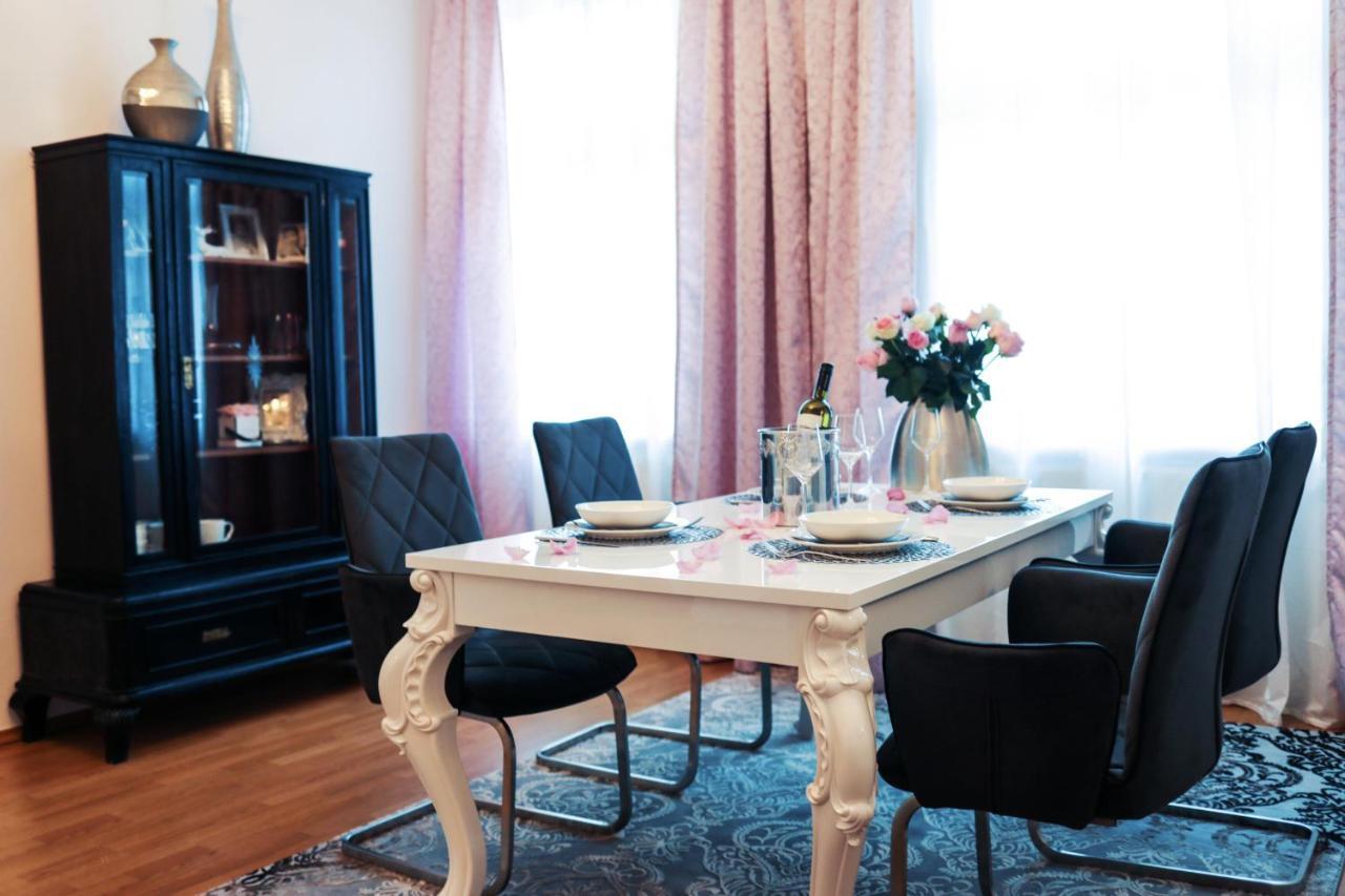 Sophies Place Augarten - Imperial Lifestyle Parking Apartment Vienna