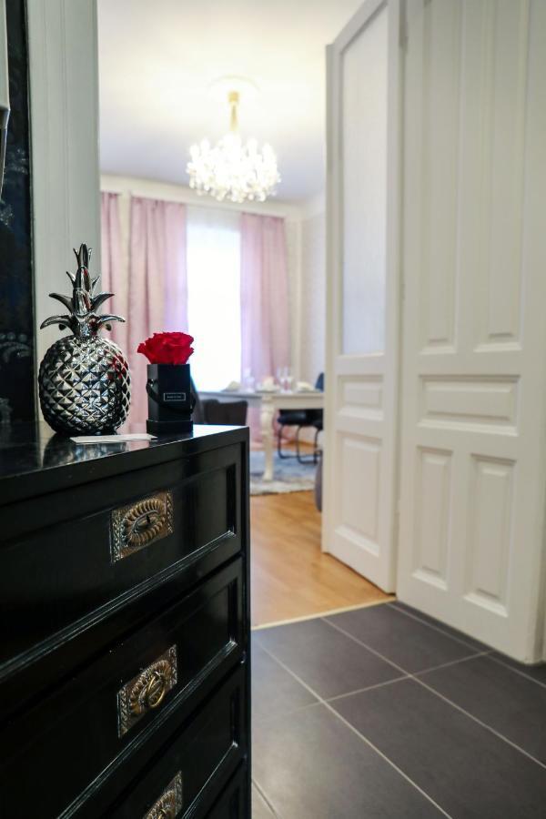 Sophies Place Augarten - Imperial Lifestyle Parking Apartment Vienna