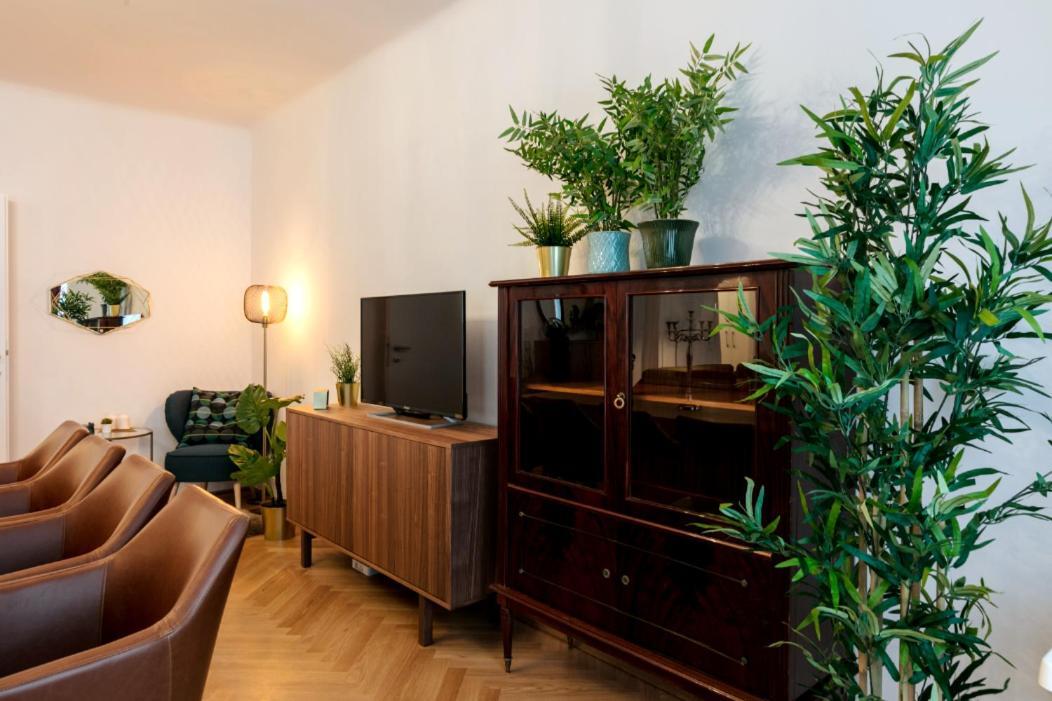 Elegance Apartment