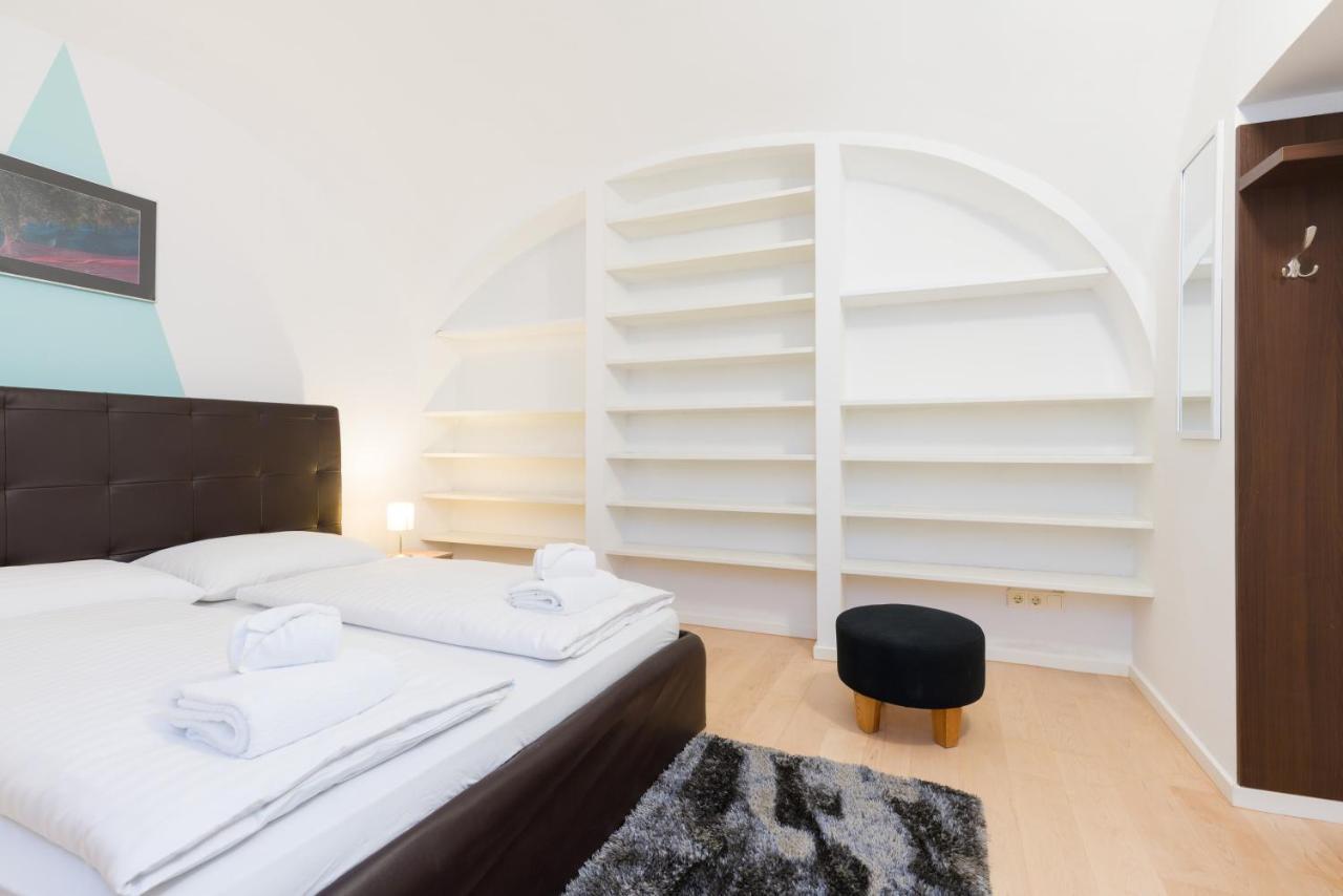 Vsa City / Shared House *
