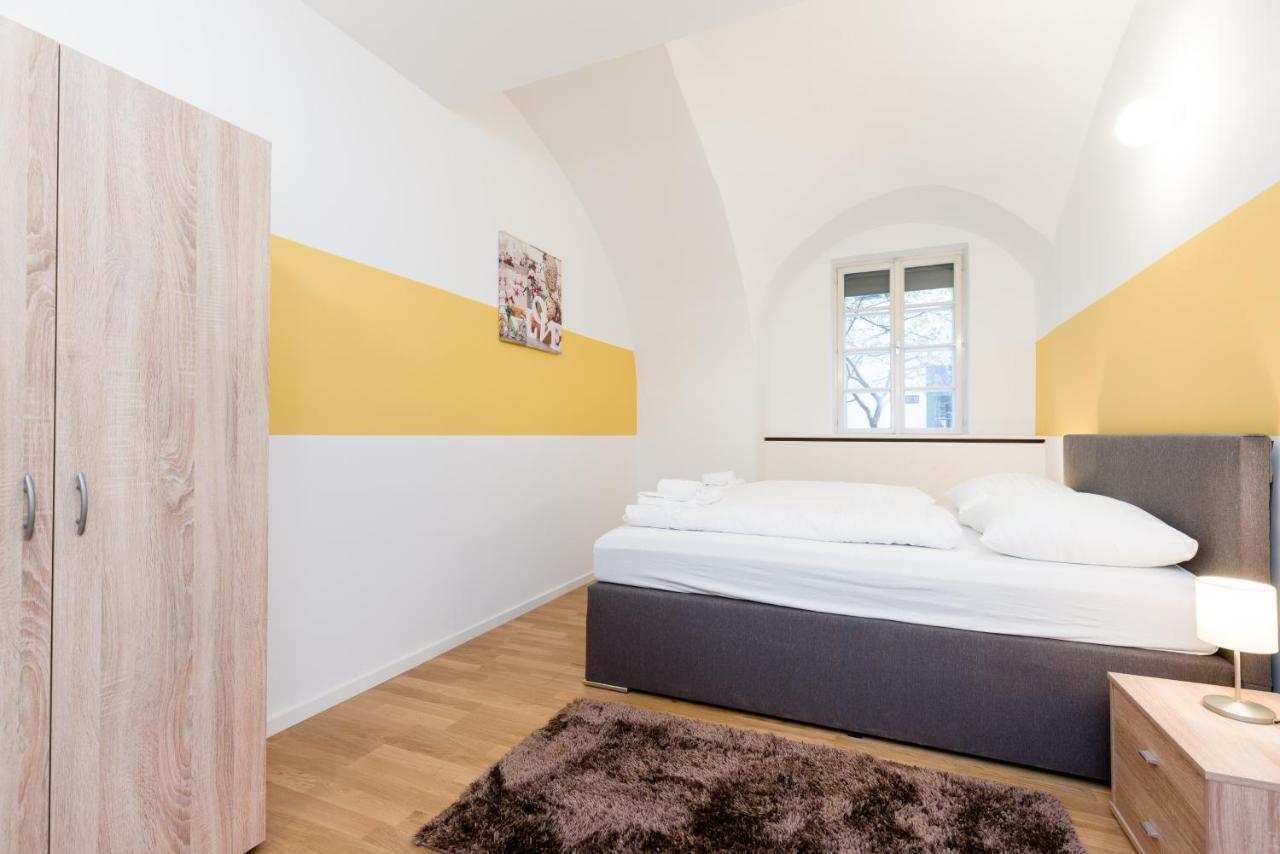 Vsa City / Shared House *