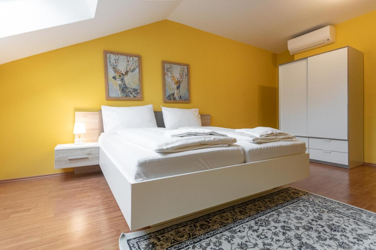 Palais Joseph Apartments, Contactless Check In