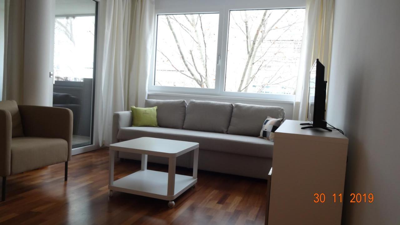 Apartment United Nations 12 *