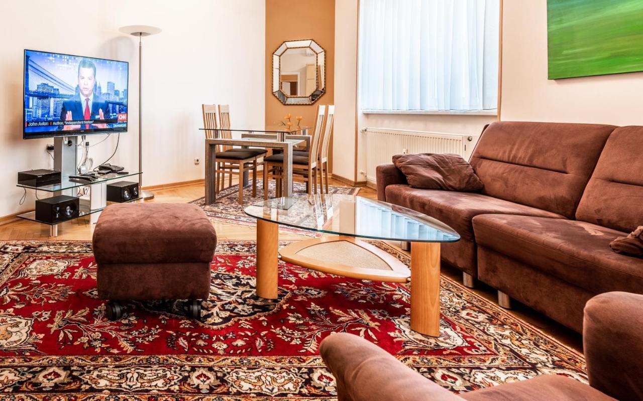 - Cav Aparthotel 4*