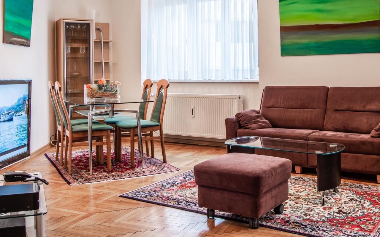 - Cav Aparthotel
