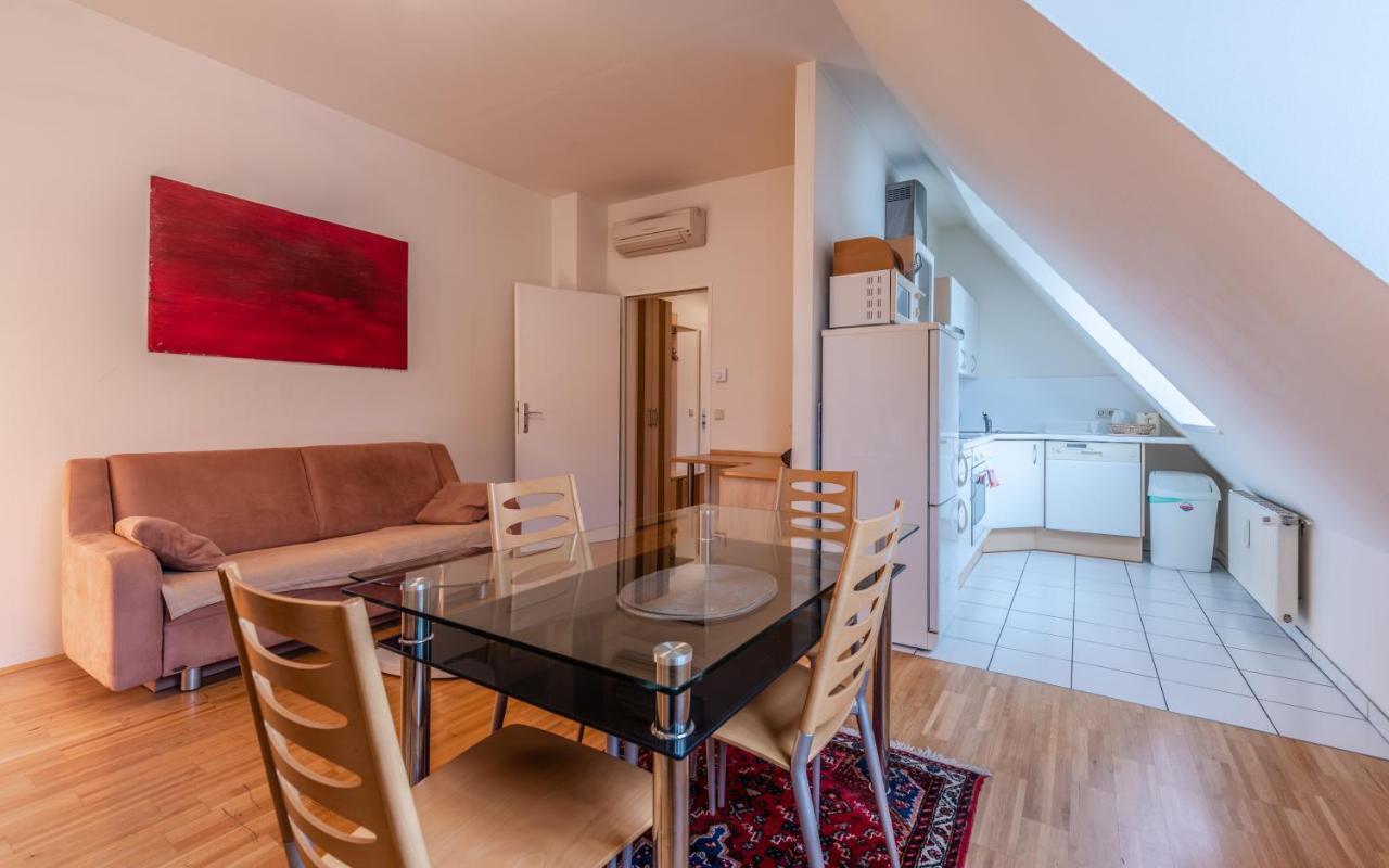 - Cav Aparthotel Vienna