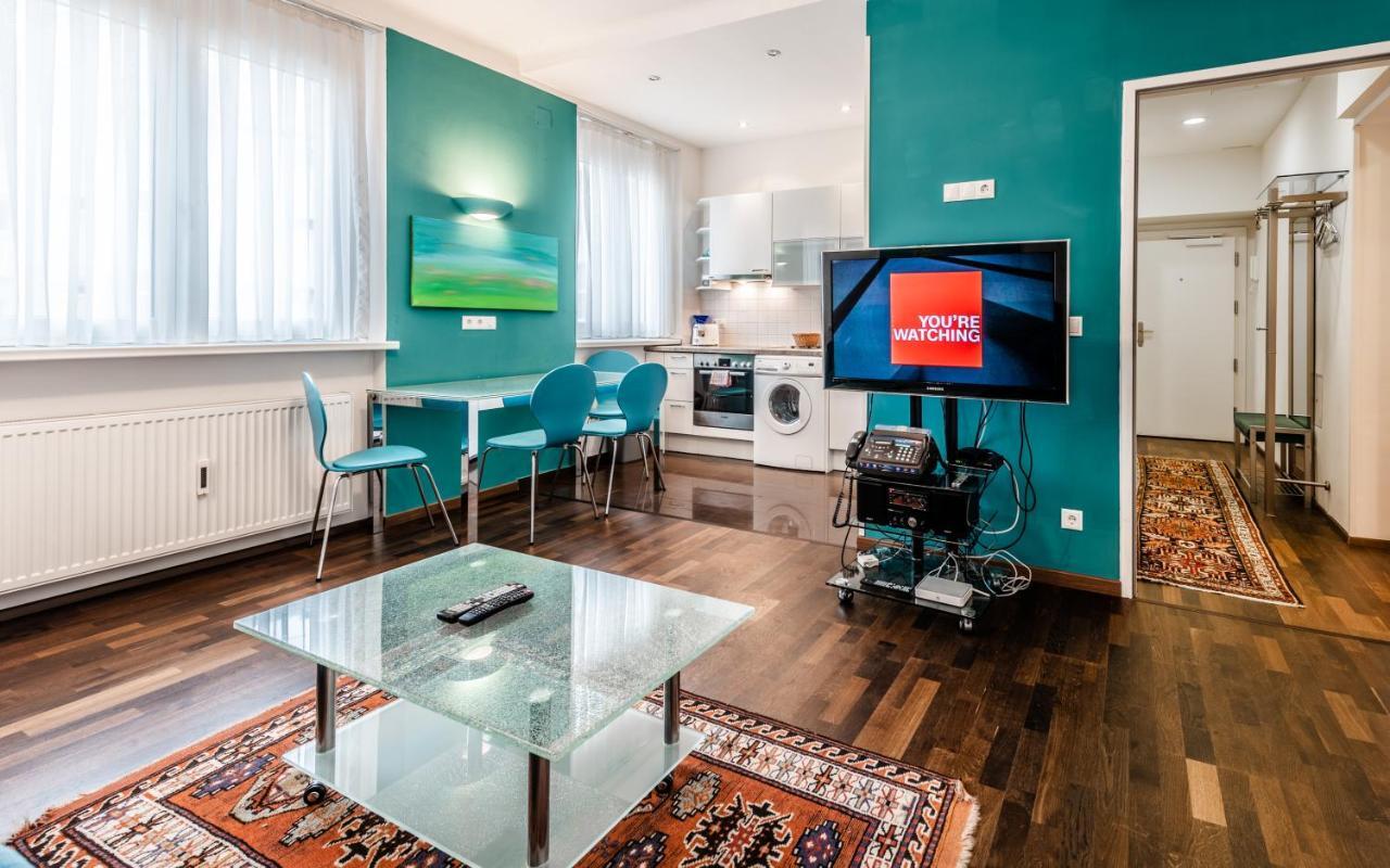 - Cav Aparthotel