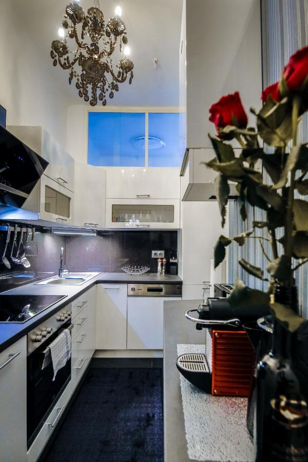 Sophies Place Augarten - Imperial Lifestyle Parking Apartment Vienna