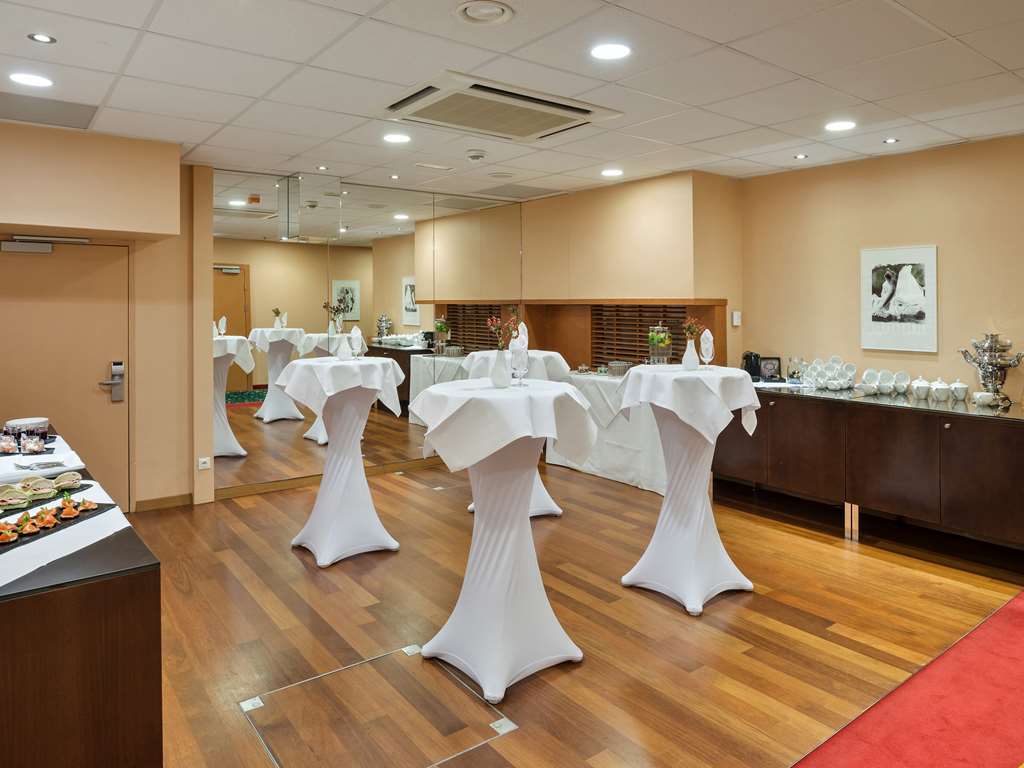 Hotel Courtyard By Marriott Schoenbrunn 4*