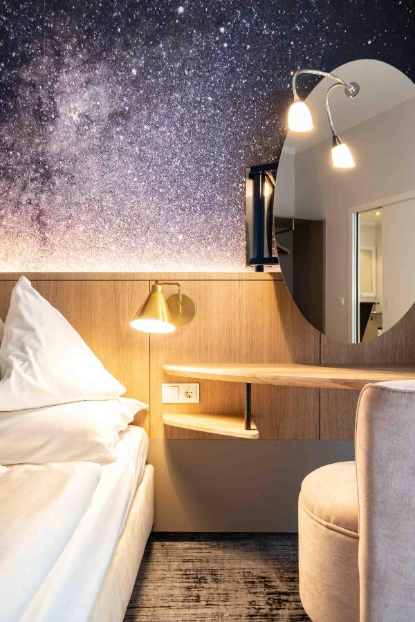 Starlight Salzgries 4*