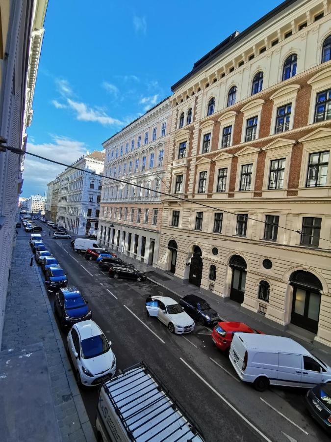 Bajazzo Vienna