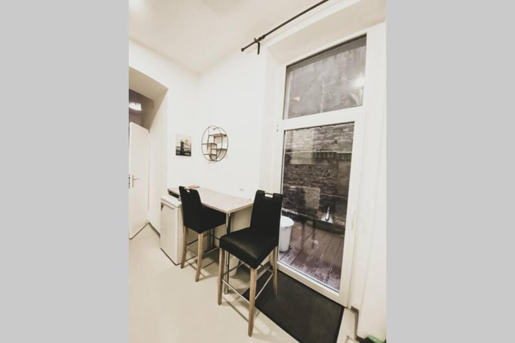 Studio,10 Min To Citycenter,33m,smart Tv,kingbed *
