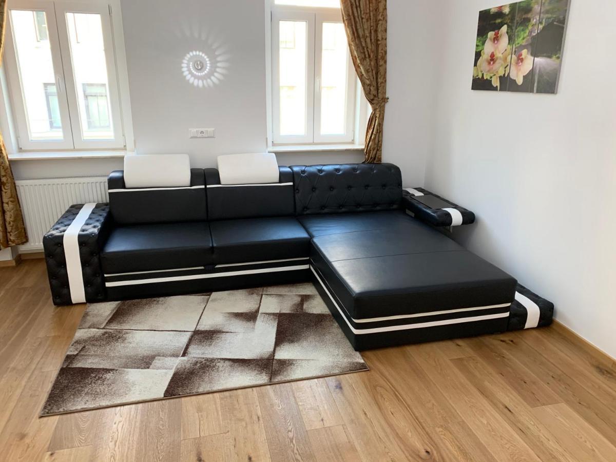 Colony 2* Vienna