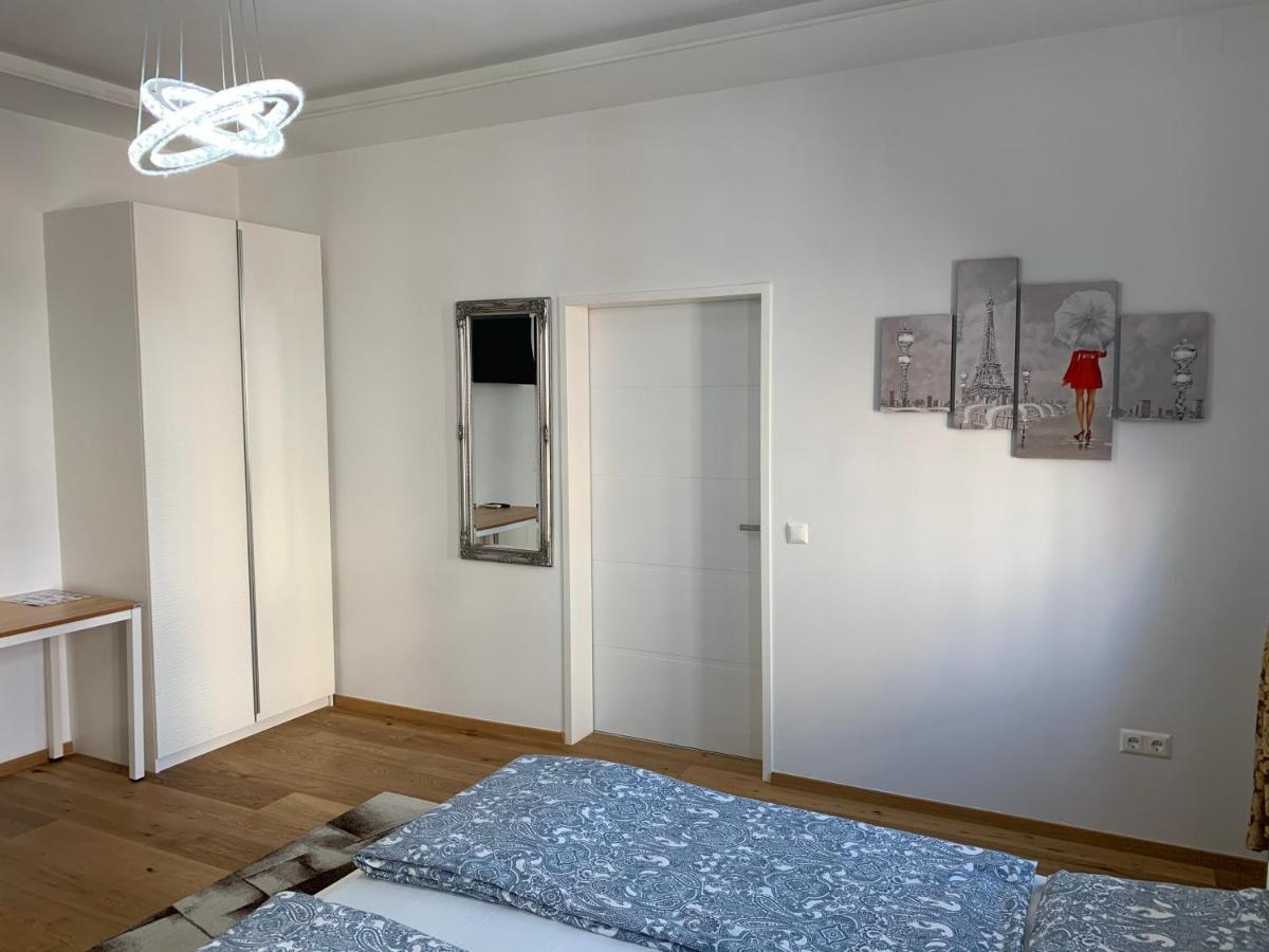 Colony 2* Vienna