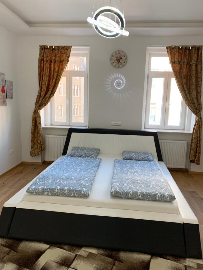Colony 2*