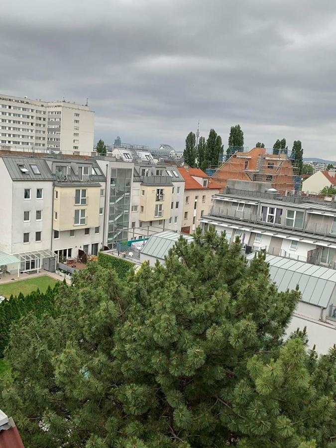 Donaustadt Kagran - At Metro U1 Hotel 3*