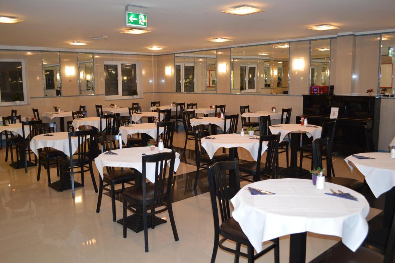 Hotel Donaustadt Kagran - At Metro U1 Vienna