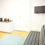 Urban City Apartment - Contactless Check-In