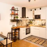 Your Cozy Home * 12 Min To City Center
