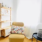Vintage-Apartment Close To Karlsplatz Il