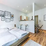 Cozy + Trendy By Jr City Apartments