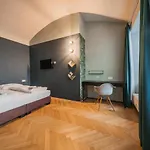 Easy Flat City Living