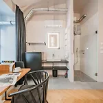 Easy Flat City Living