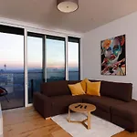 Triiiple Suites Level 21 Mit Balkon Und Tiefgarage