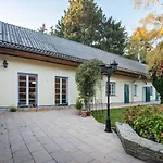 Renoviertes Bauernhaus mit Garten in Ruhelage