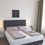 Cozy New Apartment Near Hannovermarkt