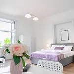 Cozy 2Br Apt. Near Akh Hospital-Ideal For Longstay