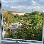 Cozy One Bedroom Apartment With Park View