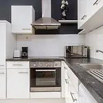 Elegant 2Br Apt.- Suitable For Longstays