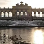 Grand Vienna City Center Apartment
