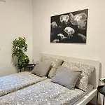 Premium Apartment With Terrace, A/C, Free Wifi And Netflix