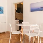 Peerles 2Br Apt. Perfectly Situated&Well Connected