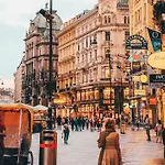 Central Vienna Explorer\'S Hub