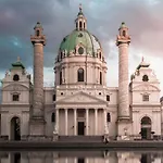 Central Vienna Explorer\'S Hub