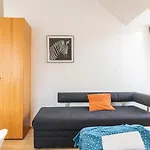Lovely 2 Apartments - Suitable For Long Stays