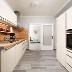 Rare Hidden 1Bd Gem On Shopping Street Near Schoenbrunn W Lift Access