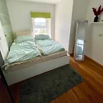 Una